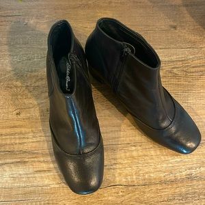Eddie Bauer ankle boots size 8